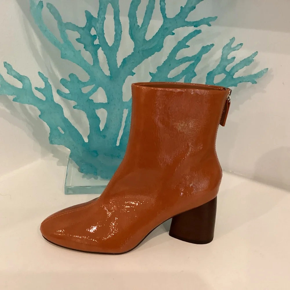 Sbicca ankle bootie